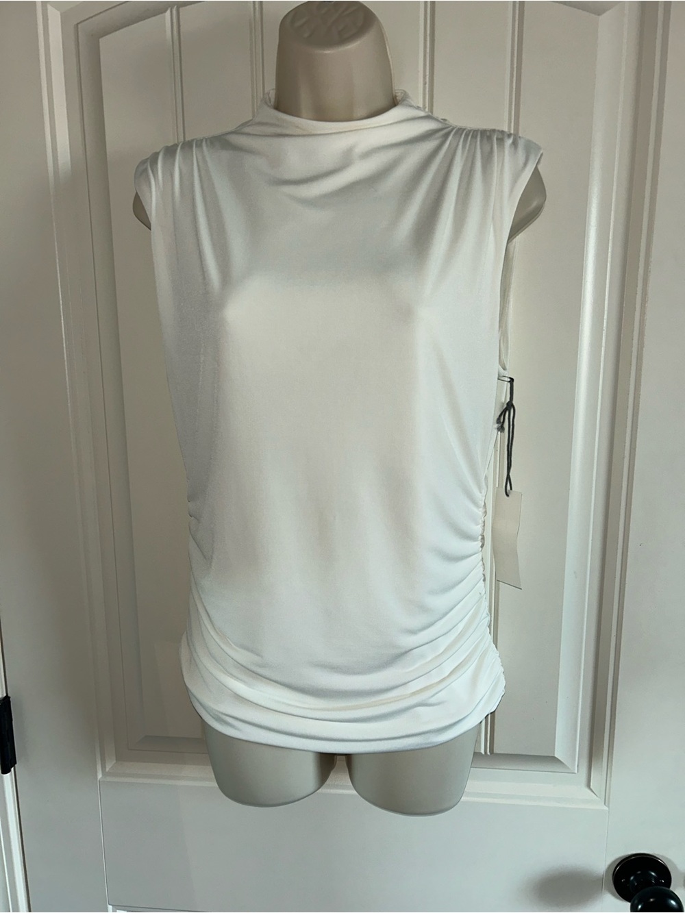 NWT nine britton White Sleeveless Draped Shell Top Sz M